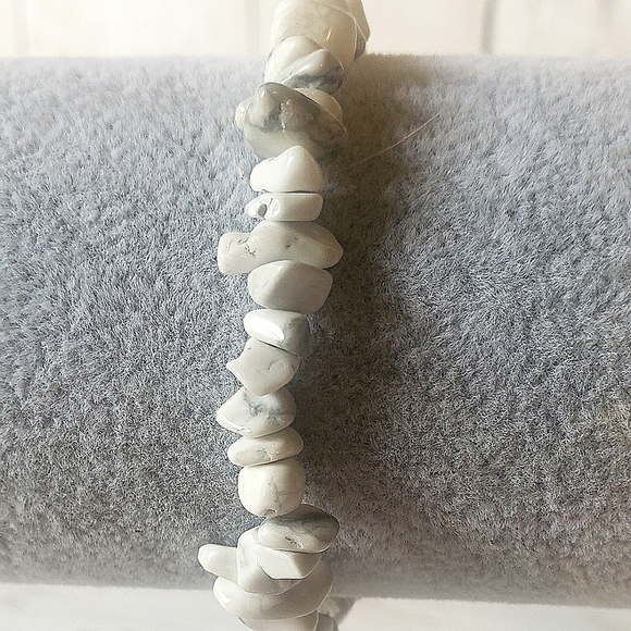 Natural Stone Bracelet, white/gray, NWOT - Picture 2 of 2